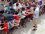 Cubs signing autographs